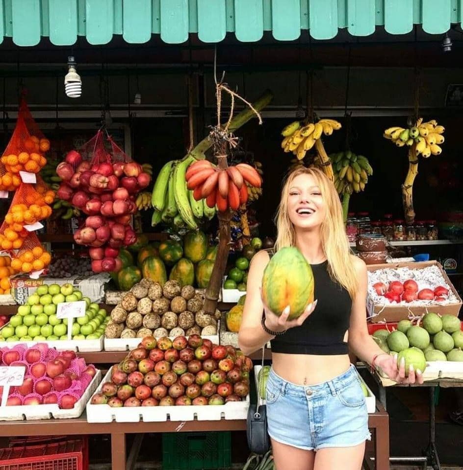 Fresh & Hydrating: Your Guide to Fruit Picking and Local Markets in Kalpitiya