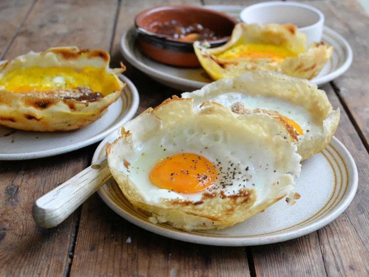 The Perfect Start: Sri Lankan Breakfast in Kalpitiya (Hoppers, Rotti, and Sambol)